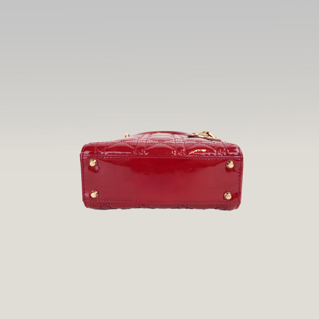 Dior Lady Dior Mini Rossa in Vernice Cannage con Hardware Dorato