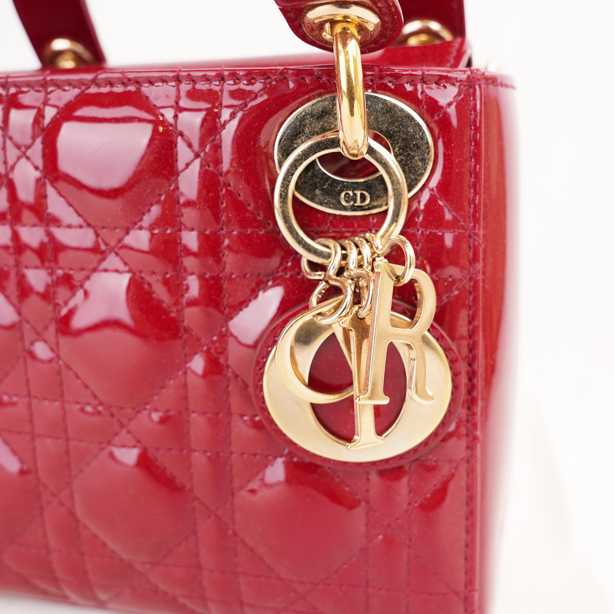 Dior Lady Dior Mini Rossa in Vernice Cannage con Hardware Dorato