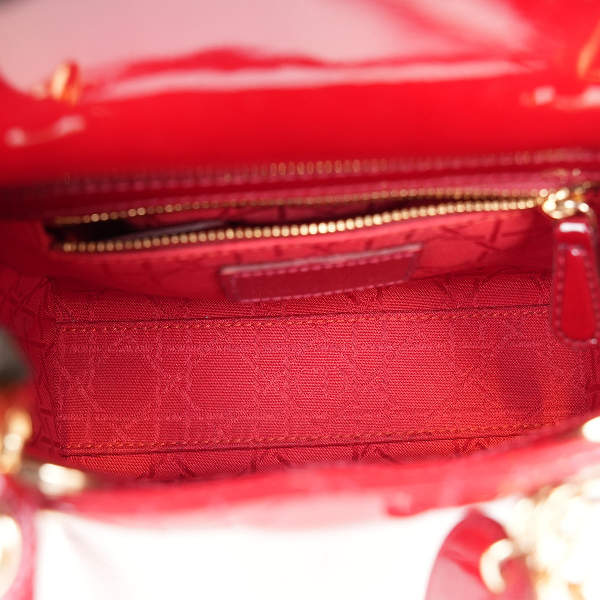 Dior Lady Dior Mini Rossa in Vernice Cannage con Hardware Dorato