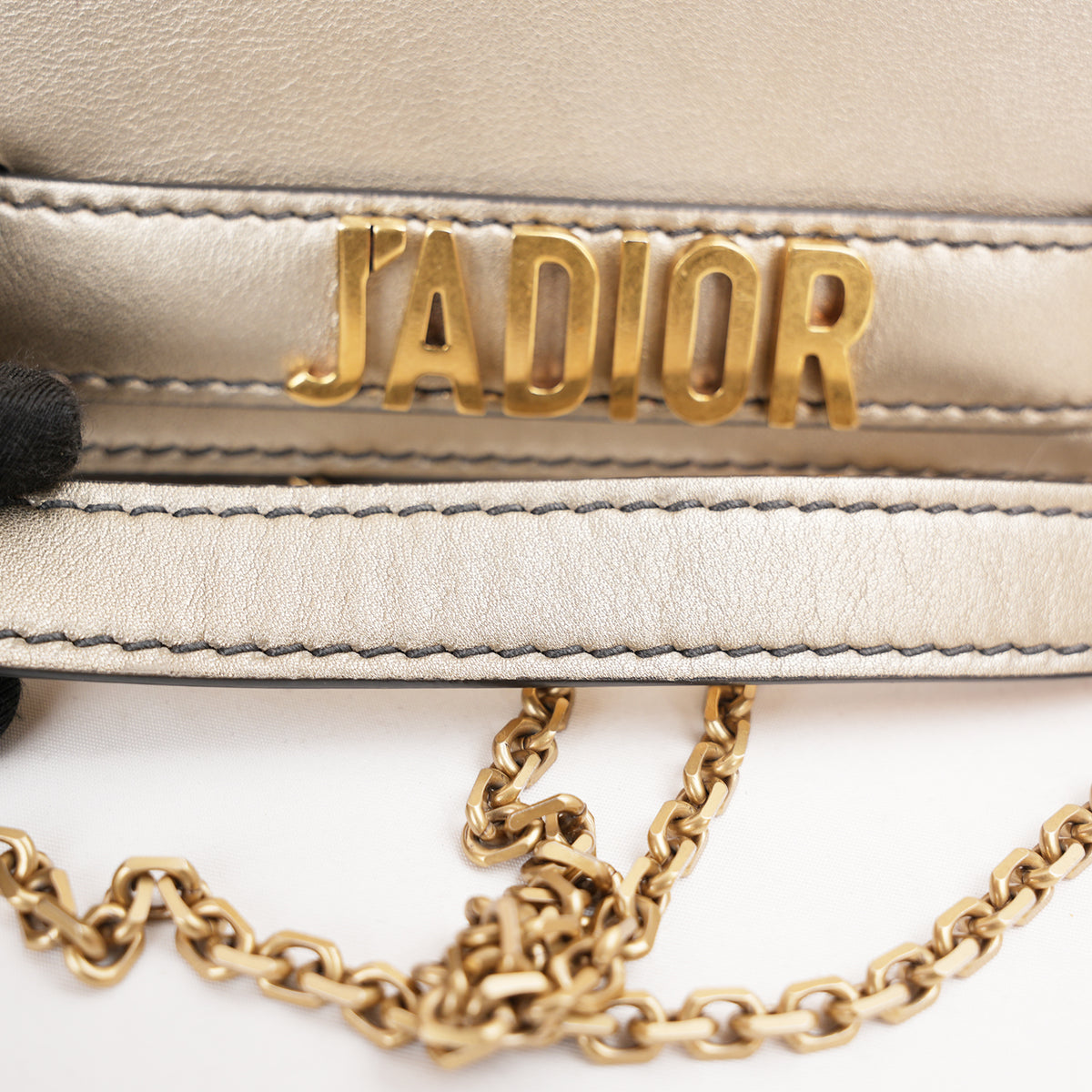 Dior J'Adior Croisière Wallet on Chain Borsa a Tracolla Media in Pelle Argentata con Logo J'ADIOR Dorato