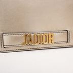 Dior J'Adior Croisière Wallet on Chain Borsa a Tracolla Media in Pelle Argentata con Logo J'ADIOR Dorato