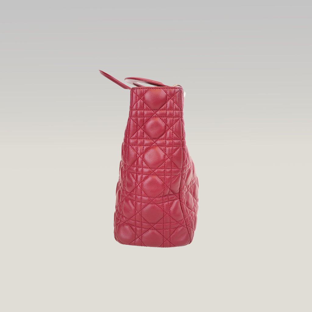 Dior Lady Dior Large Rossa in Pelle di Agnello Cannage con Hardware Argentato