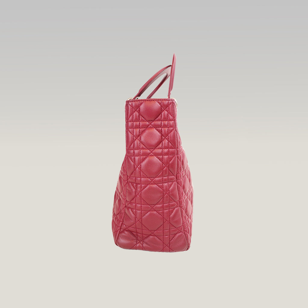 Dior Lady Dior Large Rossa in Pelle di Agnello Cannage con Hardware Argentato
