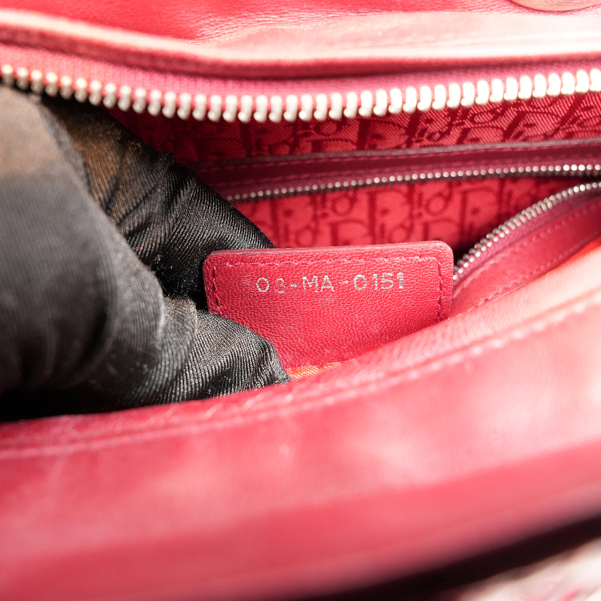 Dior Lady Dior Large Rossa in Pelle di Agnello Cannage con Hardware Argentato
