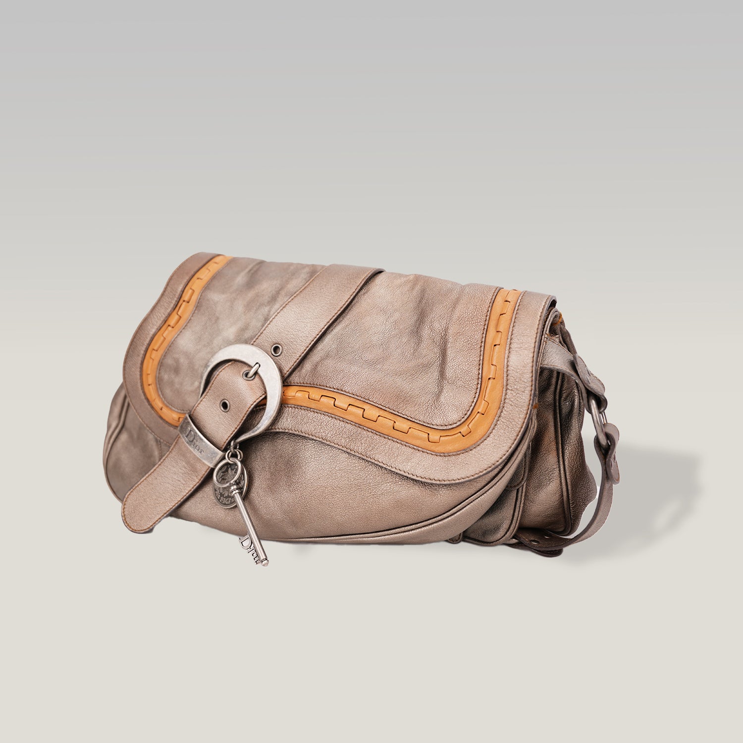 Dior Gaucho Vintage Borsa a Spalla in Pelle Laminata Marrone con Maxi Fibbia