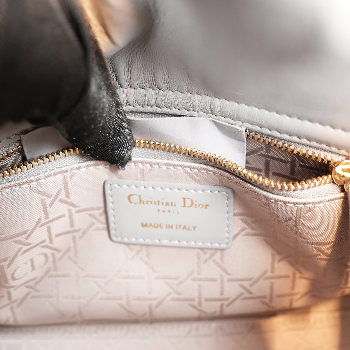 Dior Lady Dior Small Grigia in Pelle di Agnello Cannage con Hardware Dorato e Carta di Autenticità