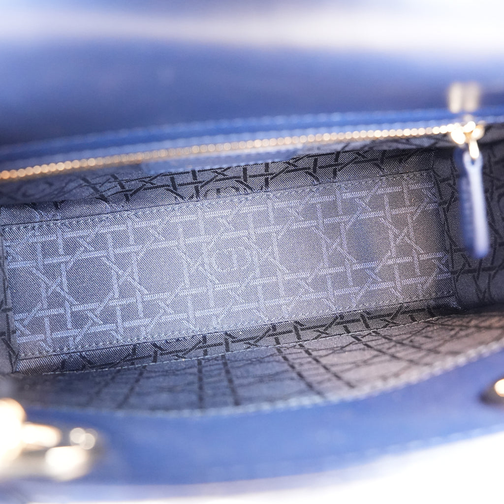 Dior Lady Dior Small Blu Navy in Pelle Cannage con Hardware Dorato e Tracolla
