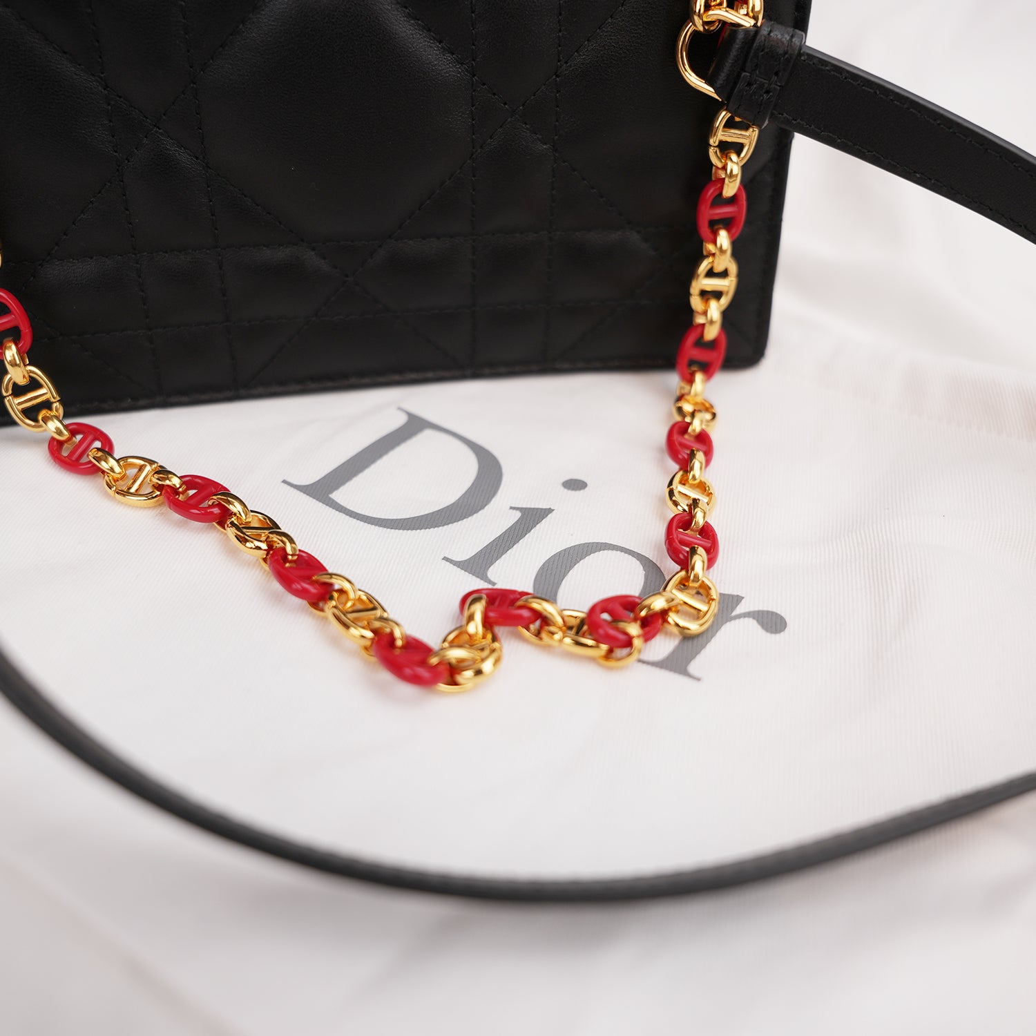Dior Miss Caro Mini Dioramour Black Cannage Leather Bag con Cuore Rosso