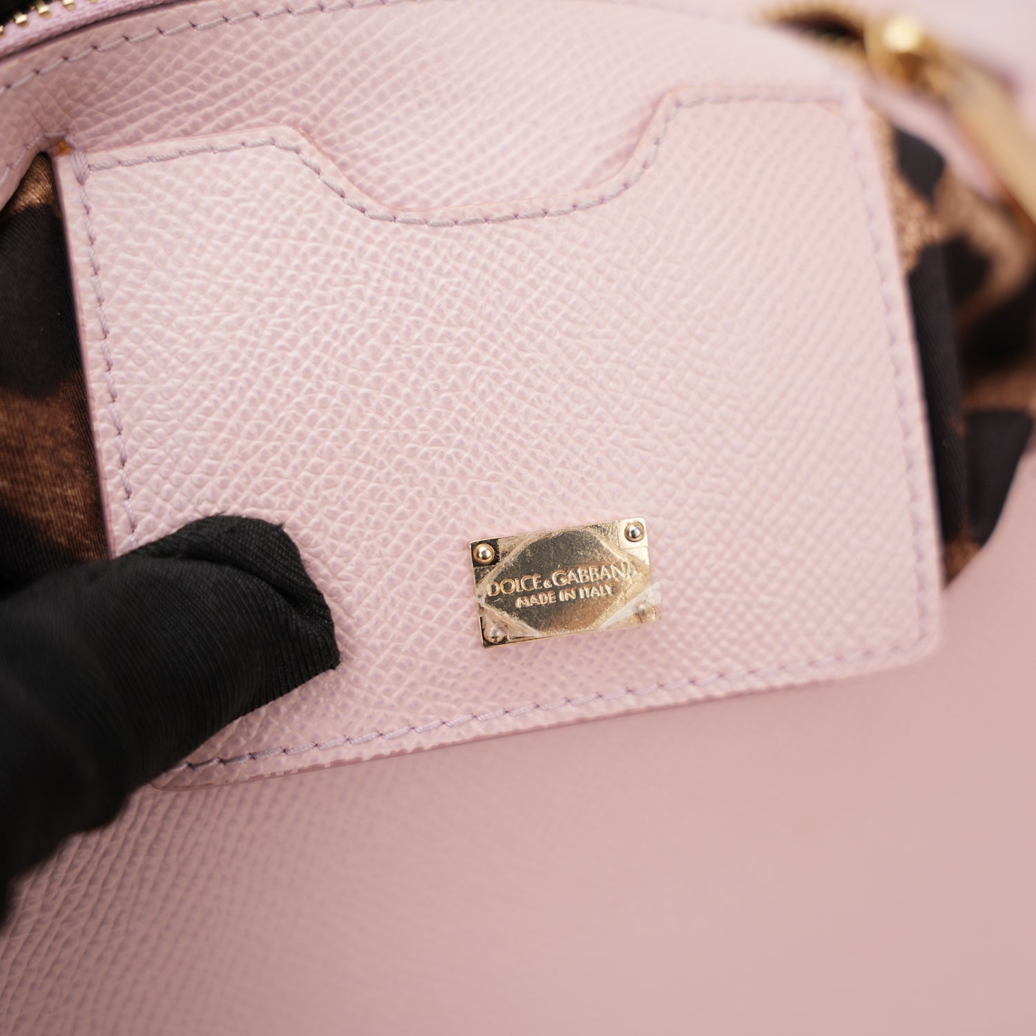 Dolce & Gabbana Sicily Medium Bag Rosa in Pelle Dauphine con Tracolla Regolabile