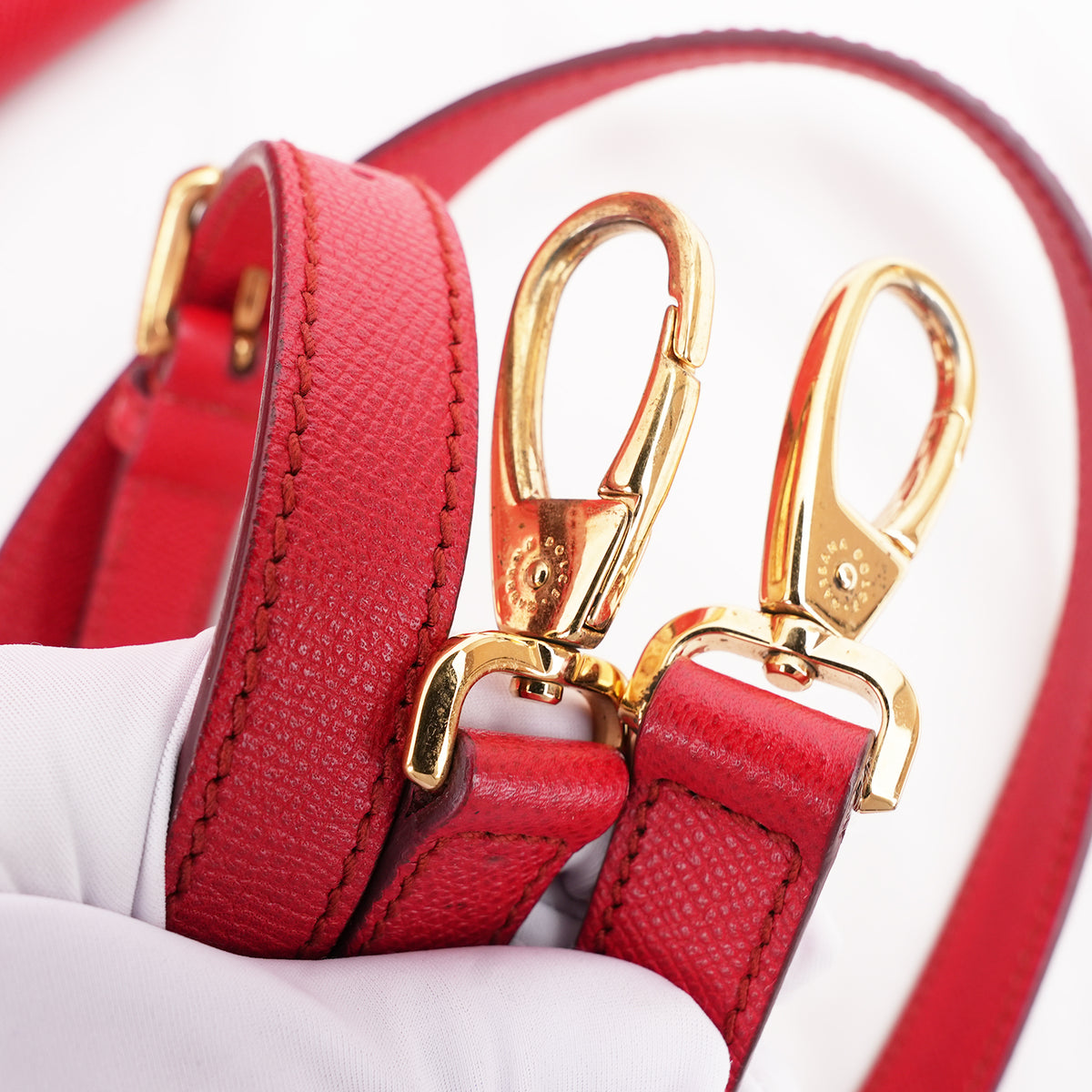 Dolce & Gabbana Miss Sicily Large Borsa a Mano Grande in Pelle Dauphine Rossa con Logo e Dettagli Dorati