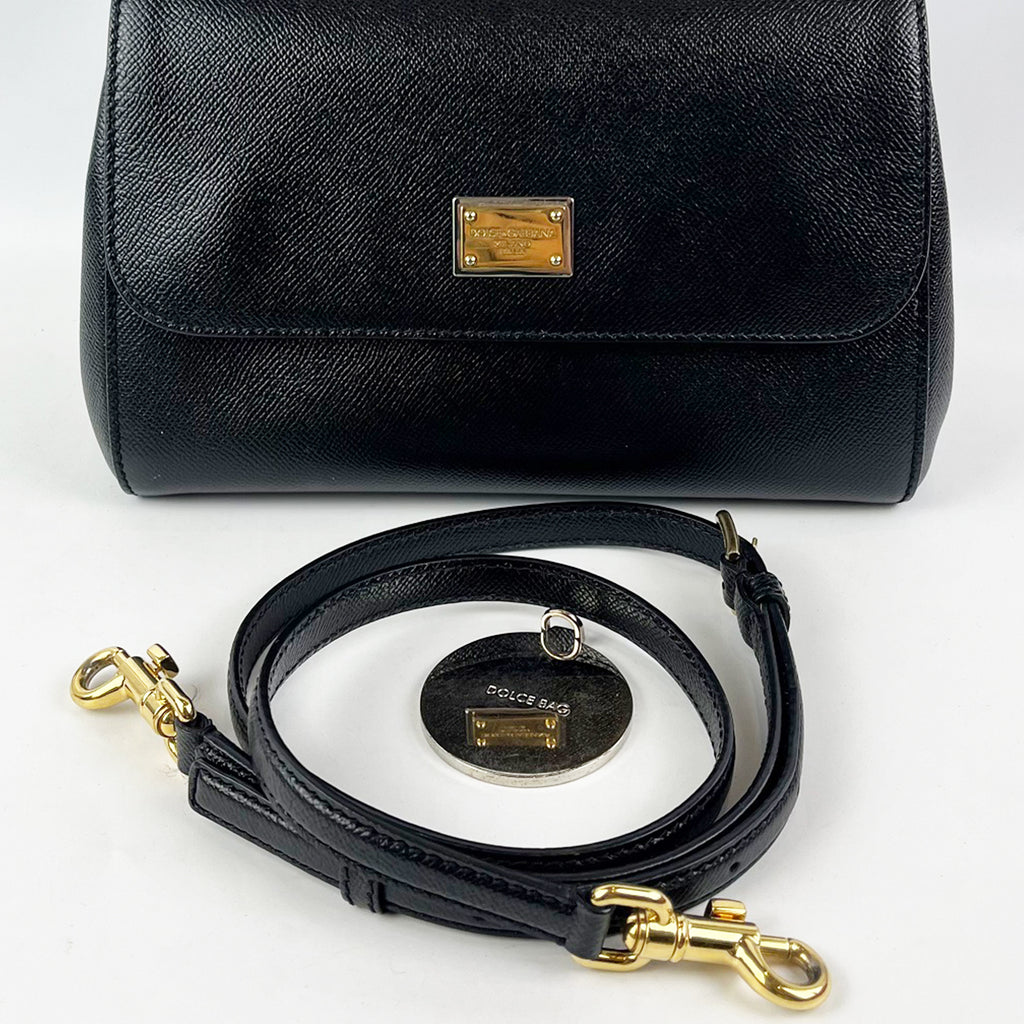 Borsa Dolce & Gabbana Sicily Media Nera in Pelle Dauphine con Dettagli Dorati – 26 cm