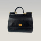Borsa Dolce & Gabbana Sicily Media Nera in Pelle Dauphine con Dettagli Dorati – 26 cm