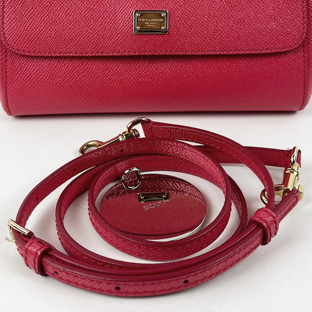 Dolce & Gabbana Borsa a Spalla 20 in Pelle Rossa con Logo e Metallo Dorato