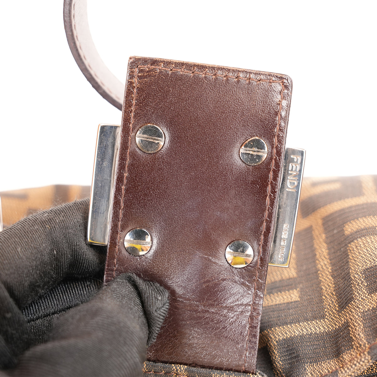 Fendi Baguette Vintage Borsa a Spalla in Tela Zucca FF Marrone con Finiture in Pelle e Fibbia Argentata