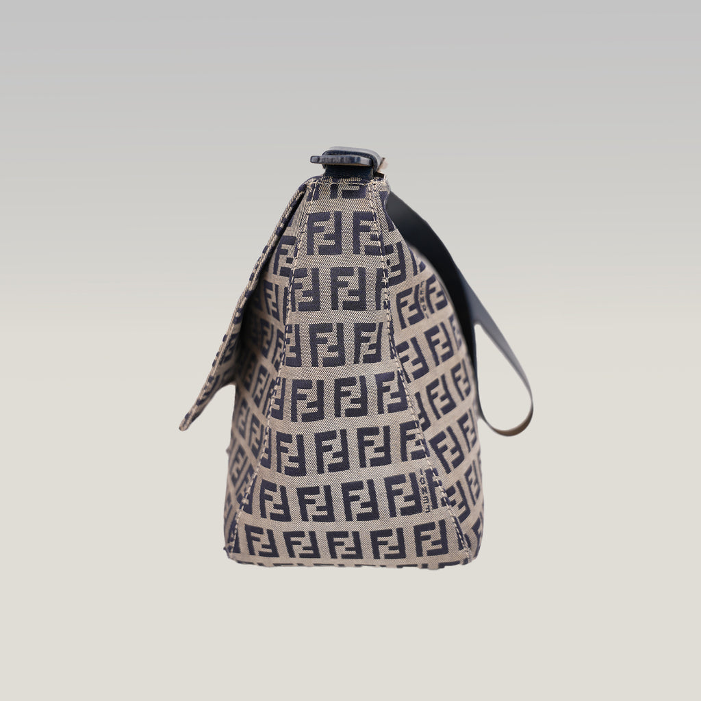 Fendi Mamma Baguette 29 in Tela Zucca FF Beige e Pelle Blu con Chiusura FF Argento