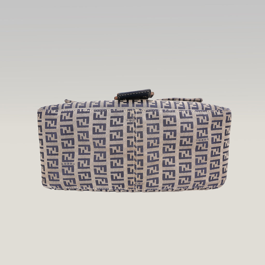 Fendi Mamma Baguette 29 in Tela Zucca FF Beige e Pelle Blu con Chiusura FF Argento