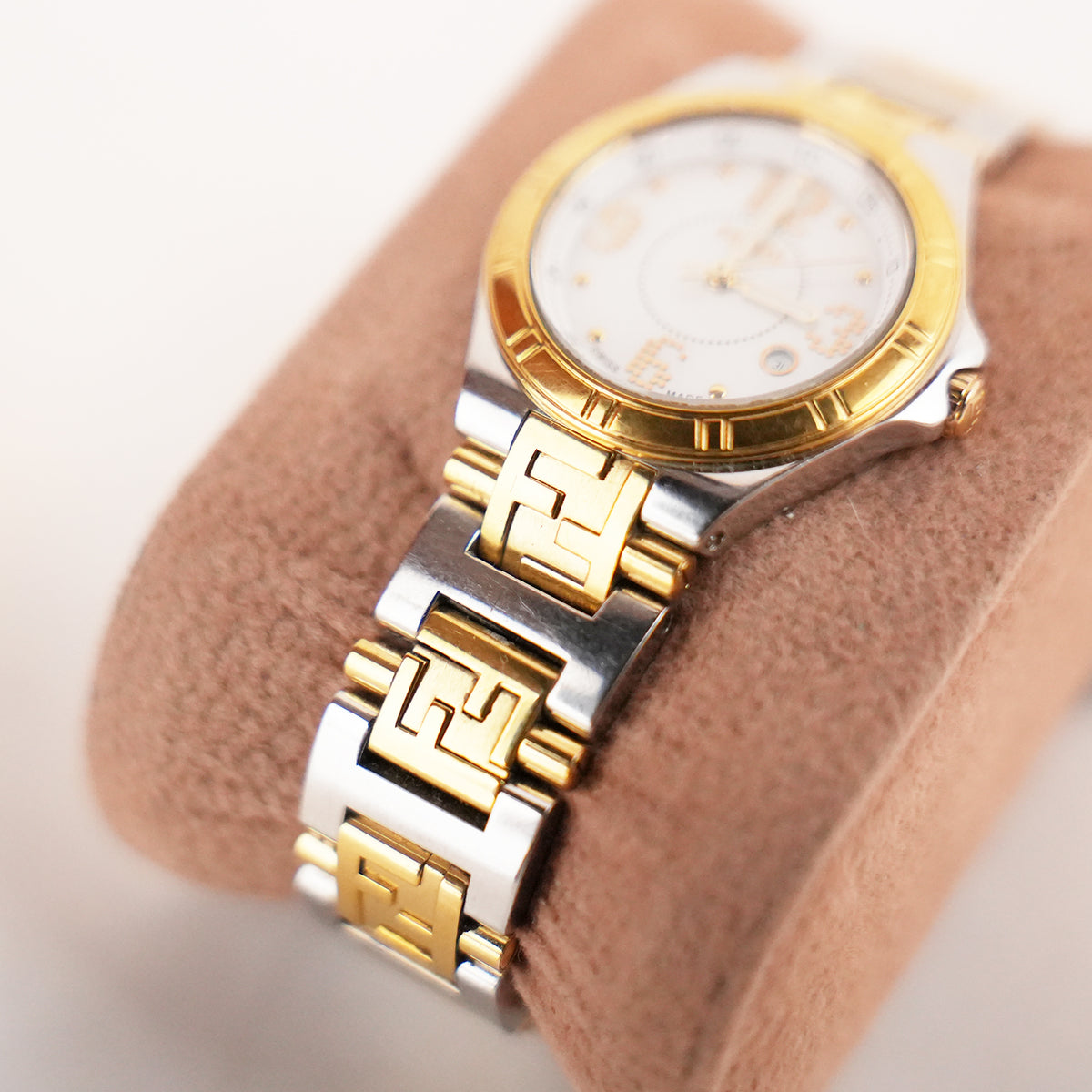 Fendi Orologio Vintage Donna con Quadrante Madreperla Bianco e Bracciale Bicolore Argento e Oro