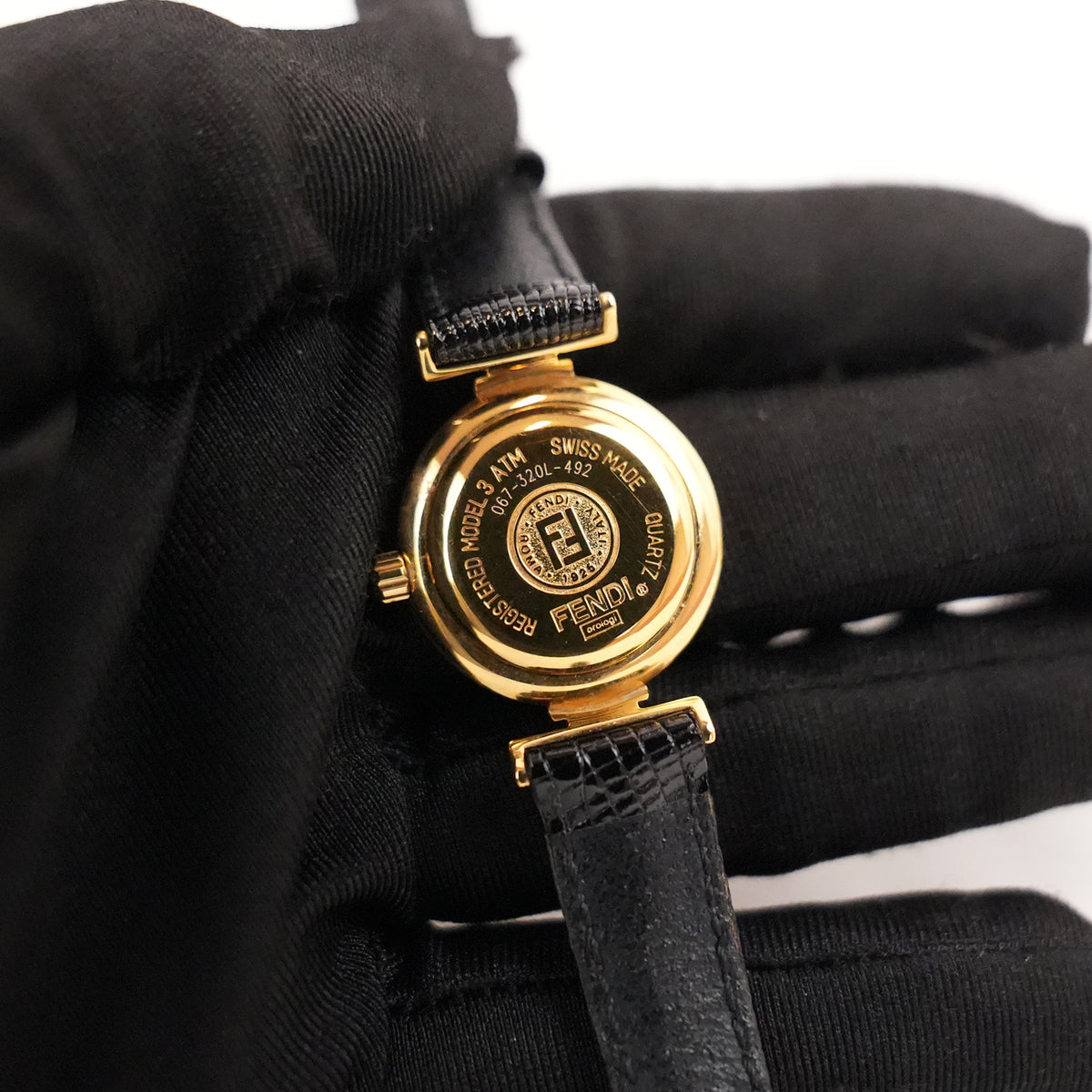 Fendi Orologio Vintage Donna con Quadrante Nero Logo FF, Cassa Dorata e Cinturino in Pelle Nera