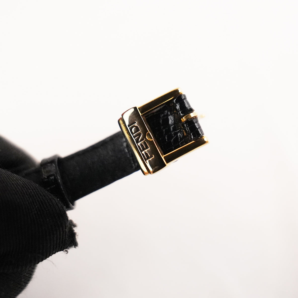 Fendi Orologio Vintage Donna con Quadrante Nero Logo FF, Cassa Dorata e Cinturino in Pelle Nera