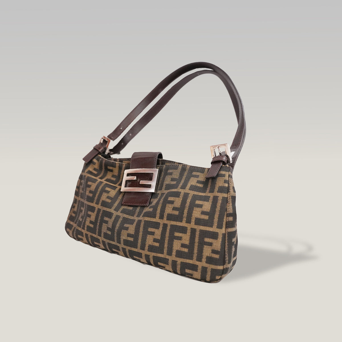 Fendi Zucca Shoulder Bag Media Marrone in Tela FF con Pelle e Hardware Argento