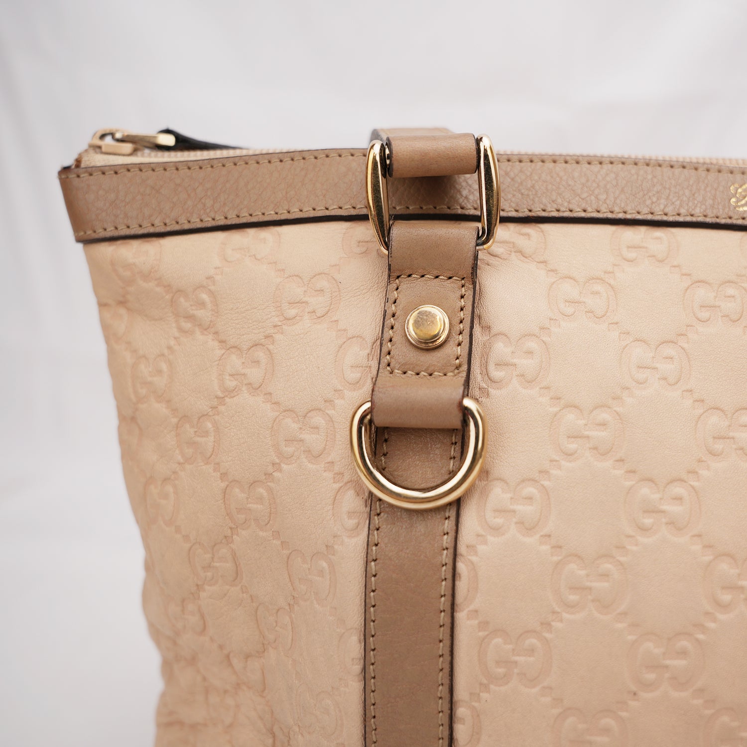 Gucci Abbey GG Signature medium beige canvas and leather