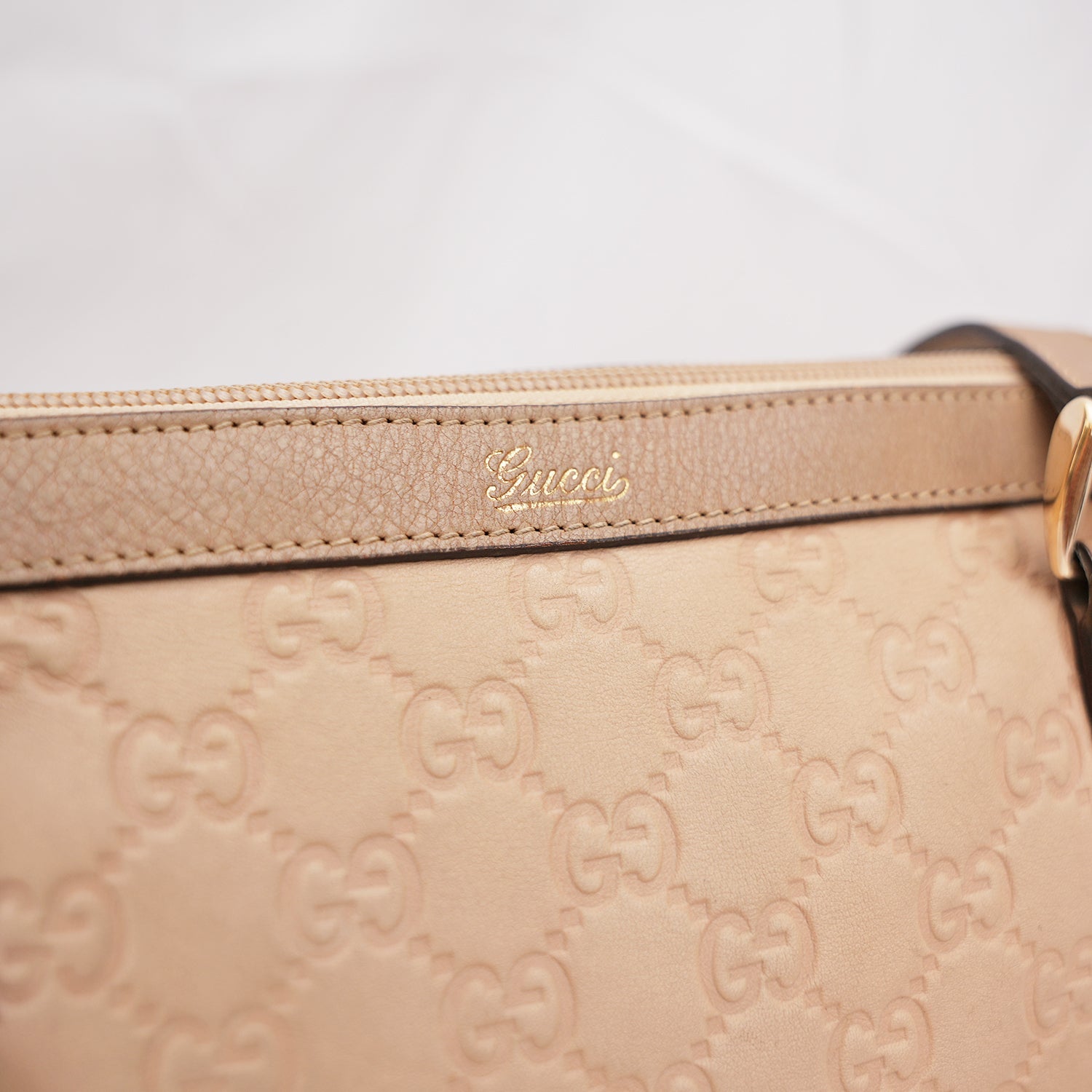 Gucci Abbey GG Signature medium beige canvas and leather