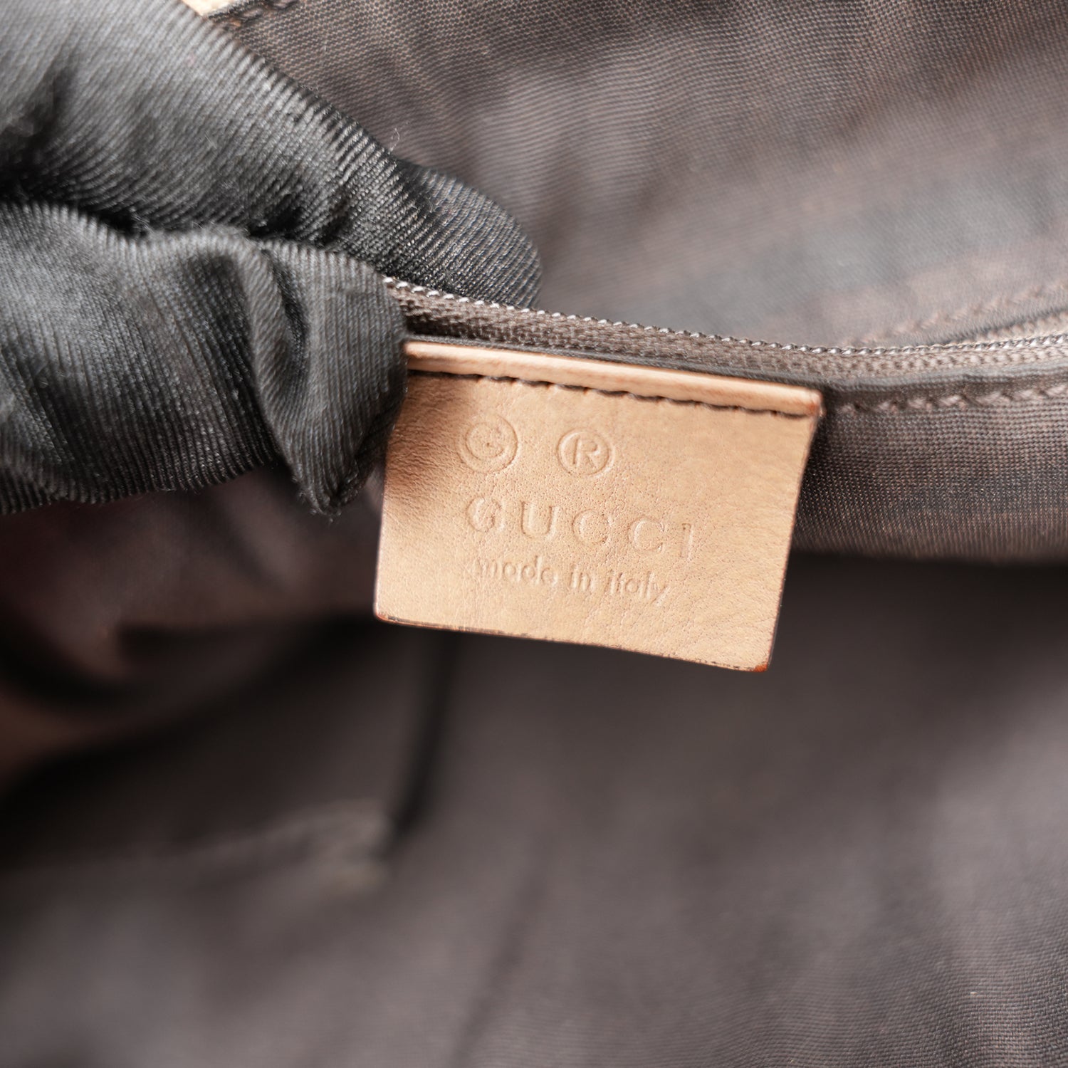 Gucci Abbey GG Signature medium beige canvas and leather