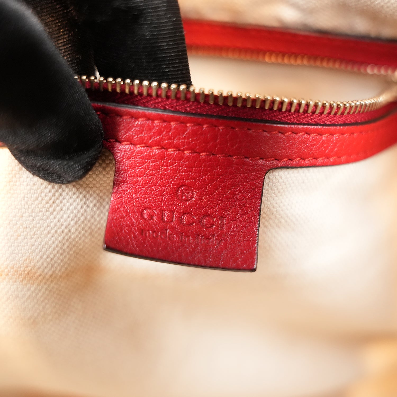 Gucci Ophidia Boston 32 GG Canvas Beige con Web Stripe Verde/Rosso e Finiture in Pelle Rossa