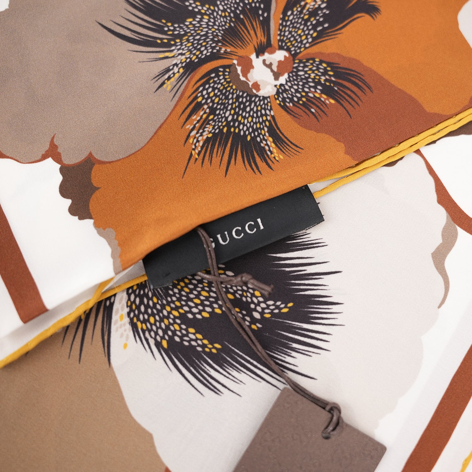 Gucci Foulard in Seta 60 Flora Floral Print Bianco Marrone e Giallo