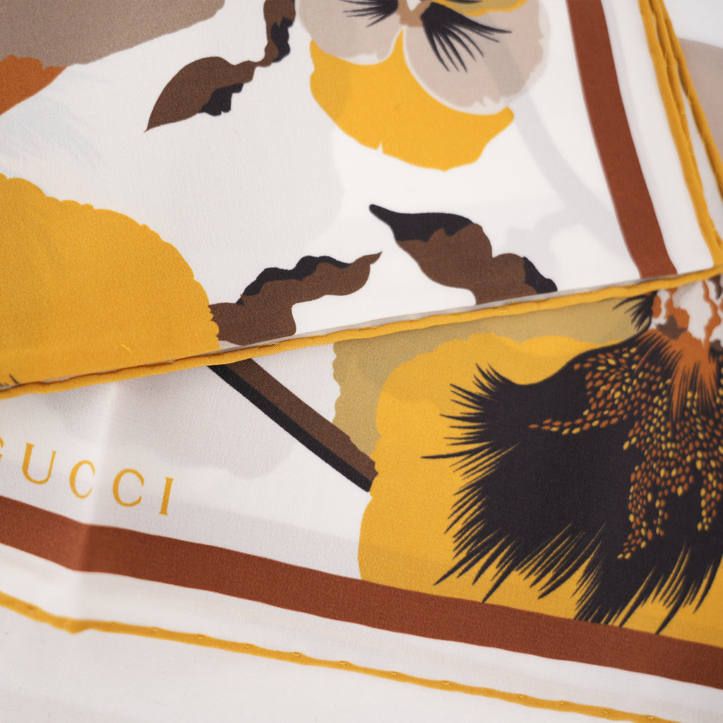 Gucci Foulard in Seta 60 Flora Floral Print Bianco Marrone e Giallo