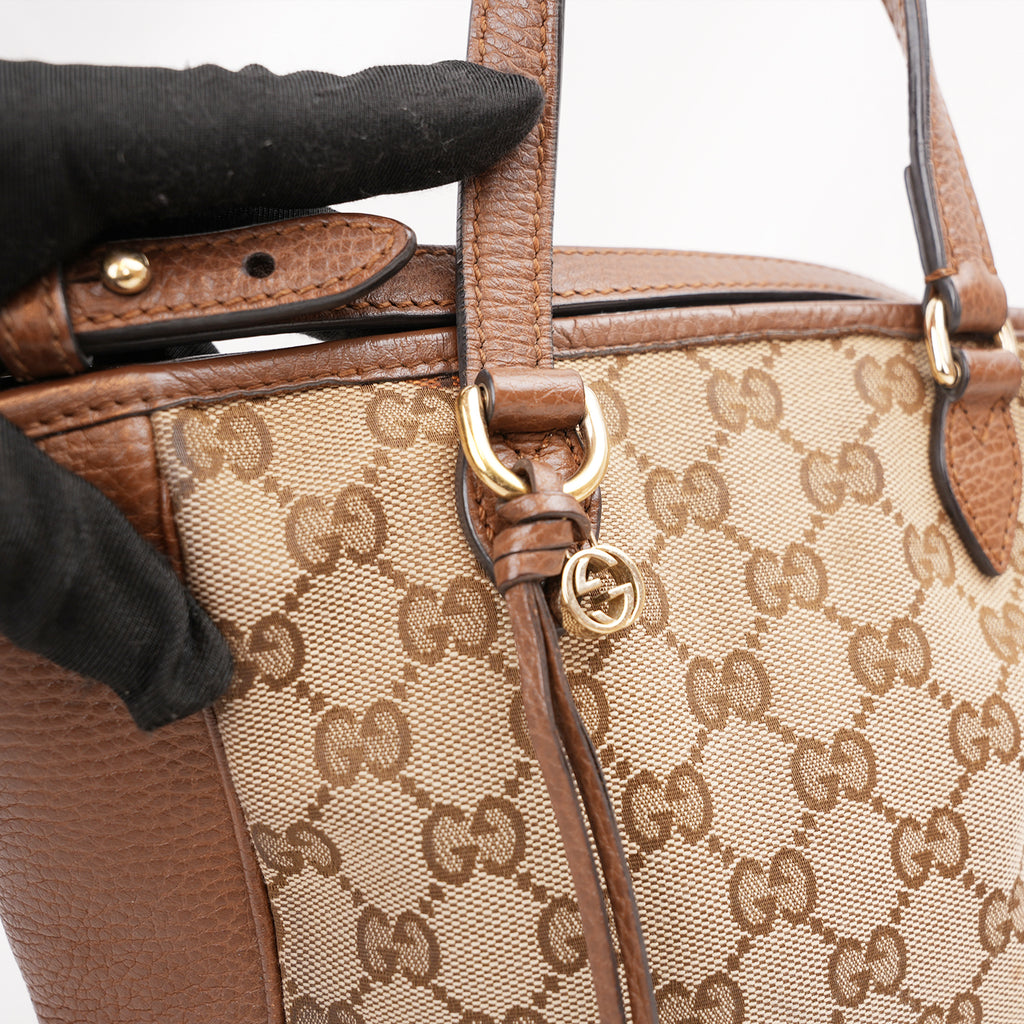 Gucci Bree Small Borsa a Mano in Tela GG Supreme Beige e Marrone con Finiture in Pelle