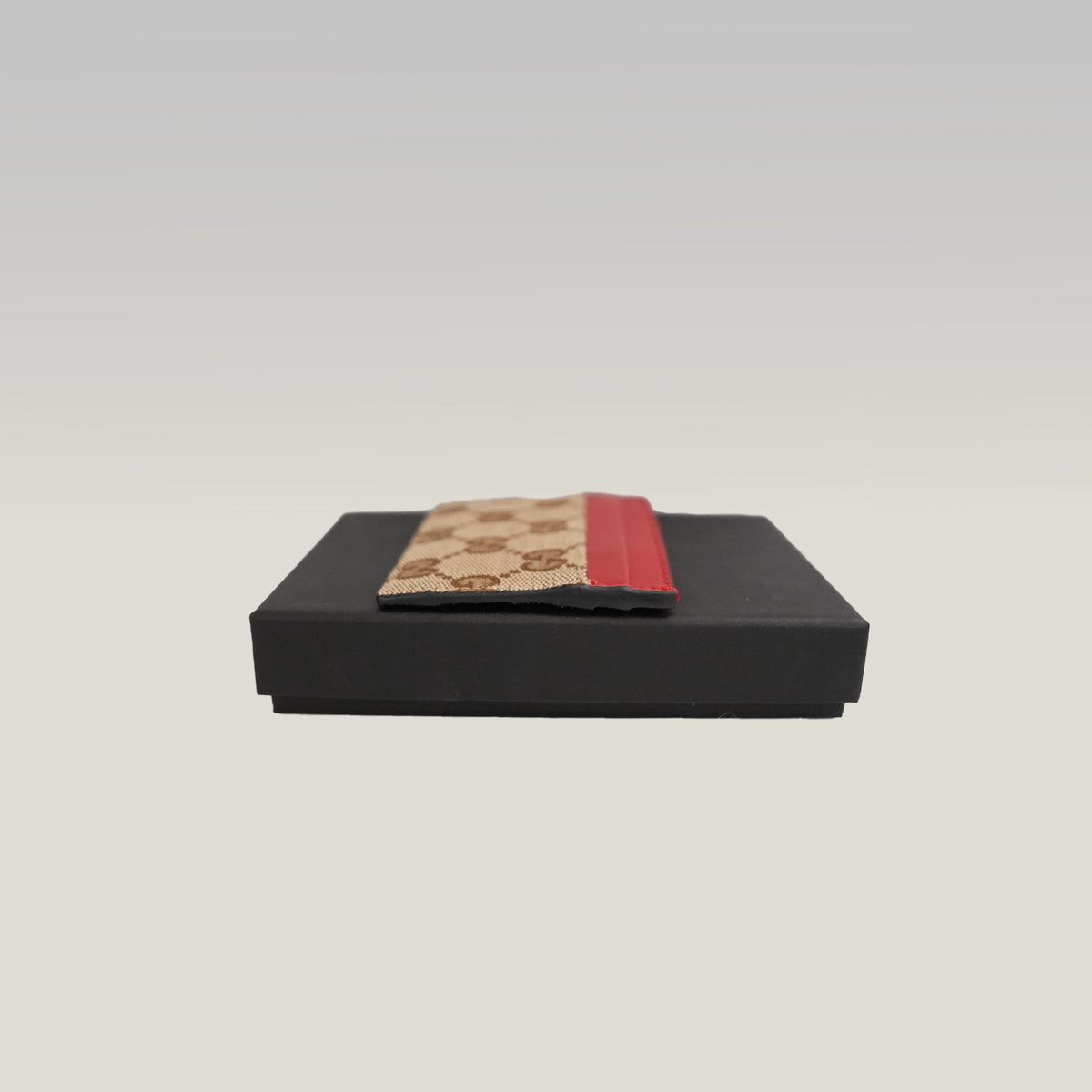 GUCCI Portacarte GG Beige e Marrone con Pelle Rossa – Condizioni Eccellenti con Scatola