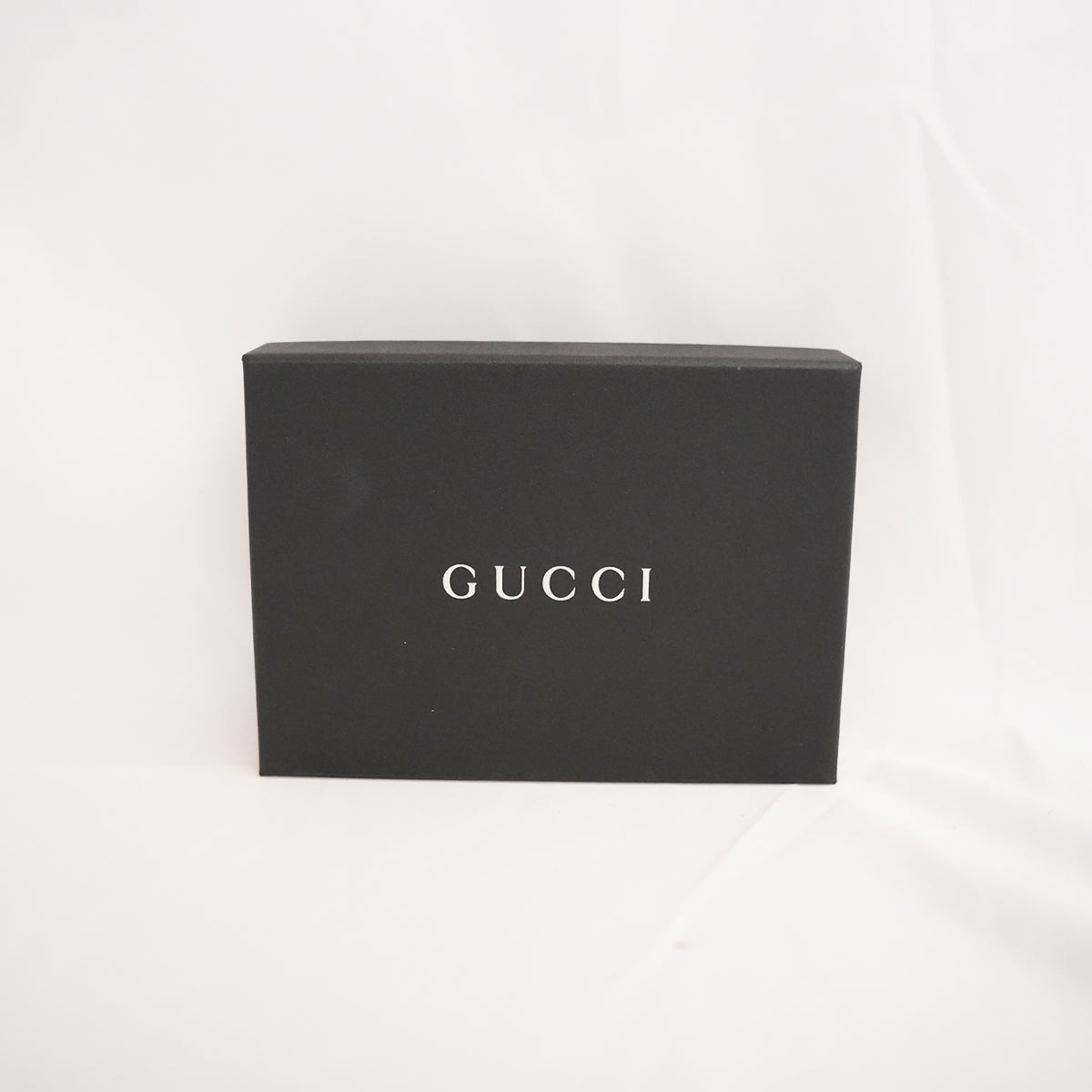 GUCCI Kartenetui GG Supreme in Beige und Braun mit bordeauxfarbenem Leder und Box