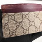 GUCCI Kartenetui GG Supreme in Beige und Braun mit bordeauxfarbenem Leder und Box