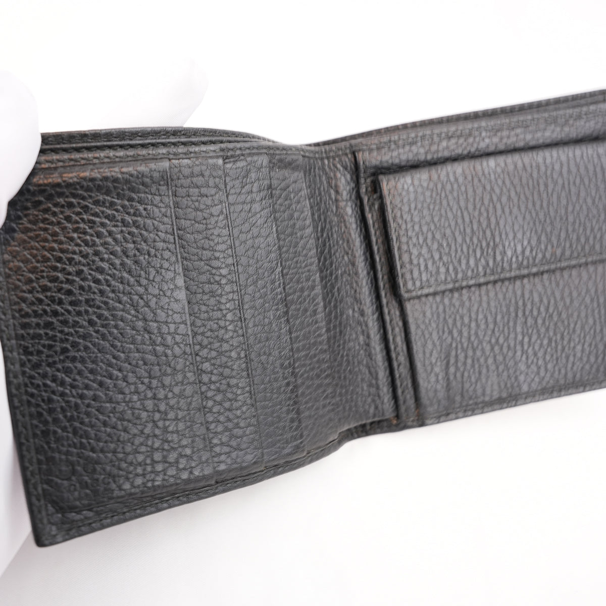 Gucci Portafoglio Bifold in Pelle Martellata Nera con Logo Gucci – Portafoglio Compatto da Uomo