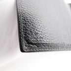 Gucci Portafoglio Bifold in Pelle Martellata Nera con Logo Gucci – Portafoglio Compatto da Uomo