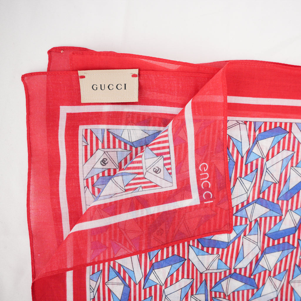Gucci Foulard in Seta 50 Origami Boat Print Rosso e Blu