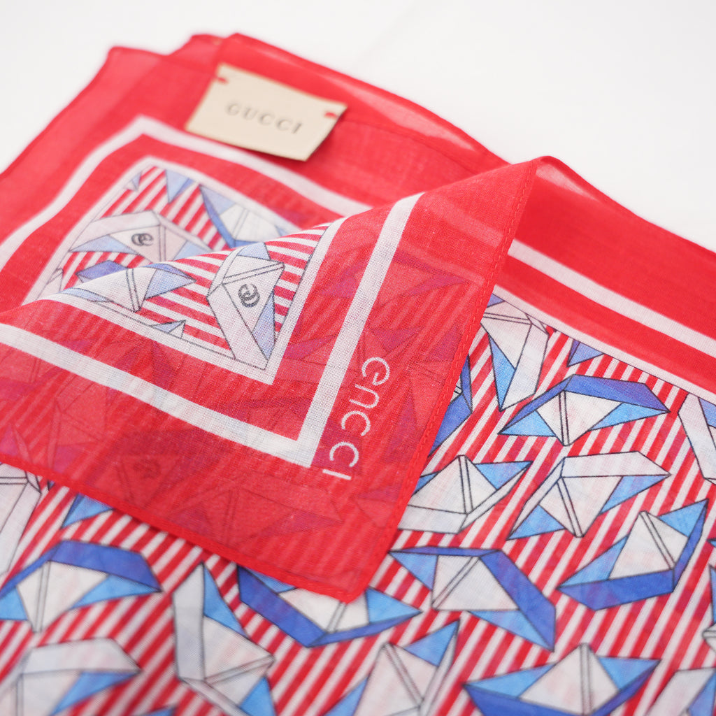 Gucci Foulard in Seta 50 Origami Boat Print Rosso e Blu