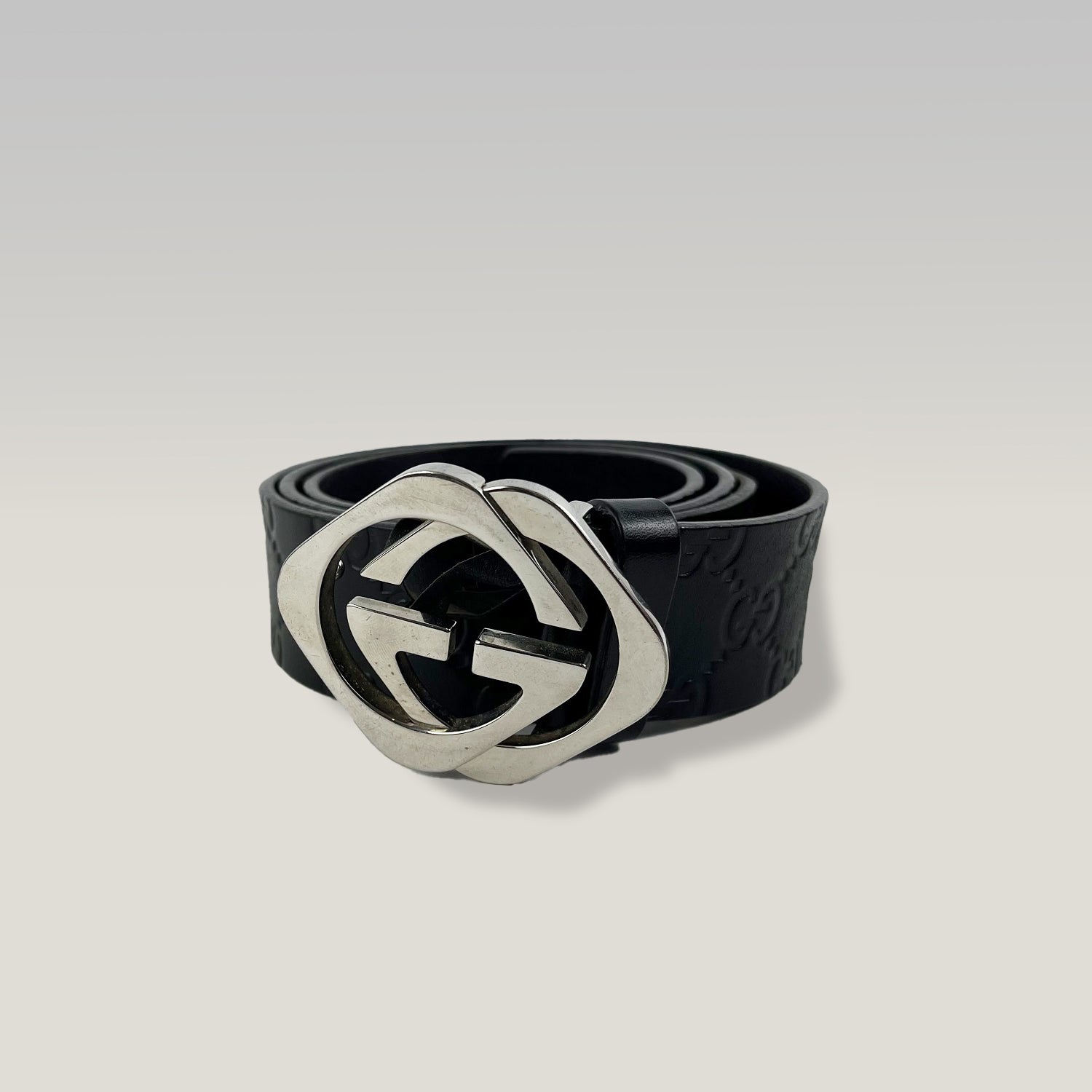 Cintura Gucci GG Marmont Nera in Pelle con Fibbia Doppia G Argentata – Taglia 95