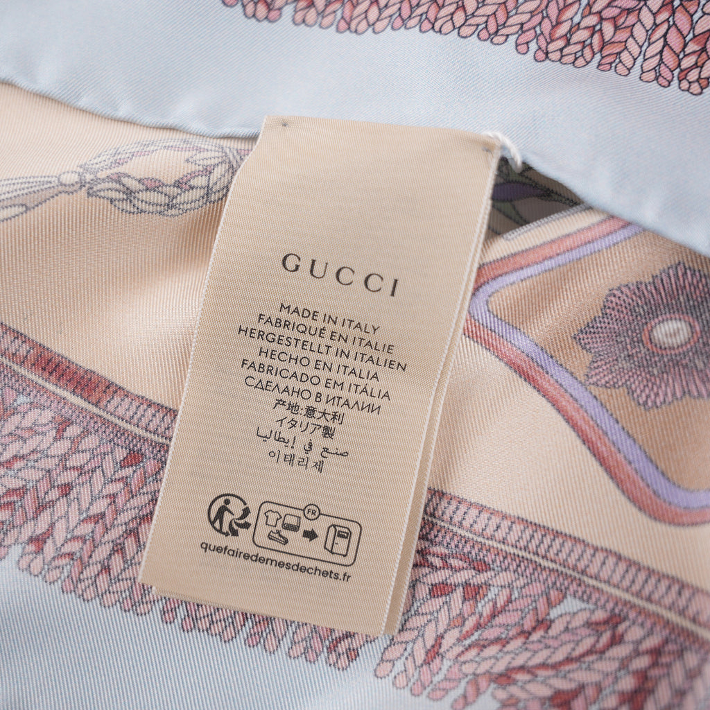 Hermès Carré 90 Foulard in Seta Multicolor con Stampa Equestre 90x90 cm