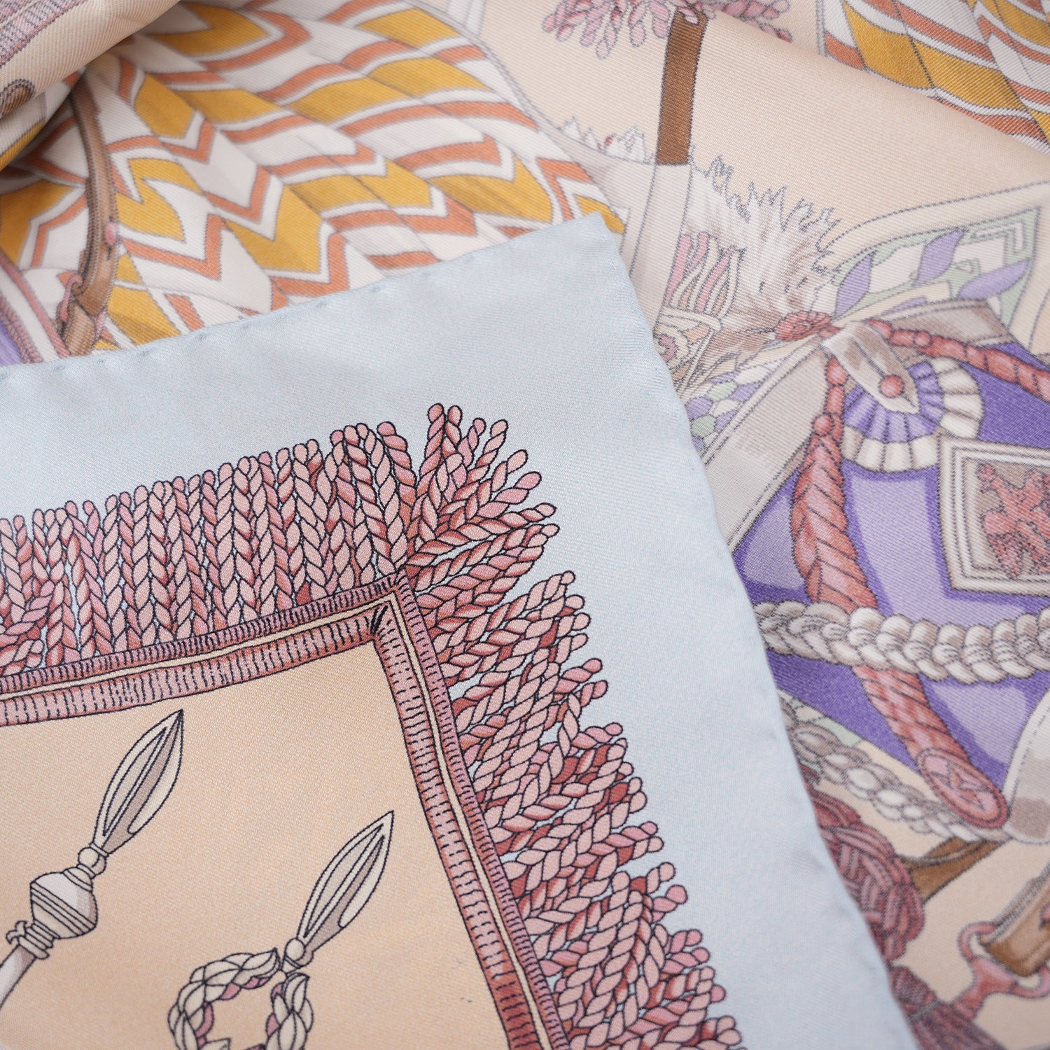 Hermès Carré 90 Foulard in Seta Multicolor con Stampa Equestre 90x90 cm