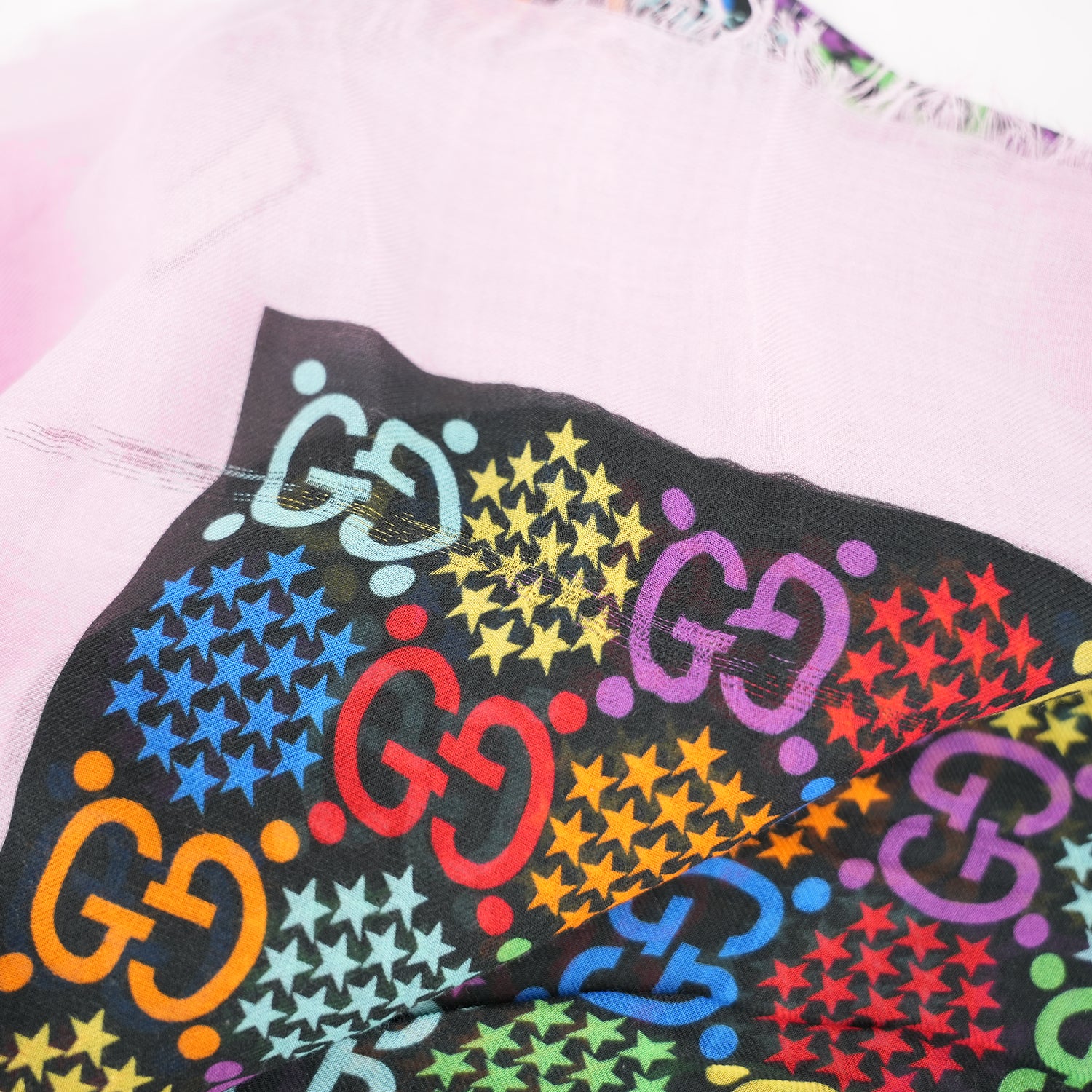 Gucci GG Star Print Maxi Foulard in Seta Multicolor 135×135 cm Sciarpa Oversize