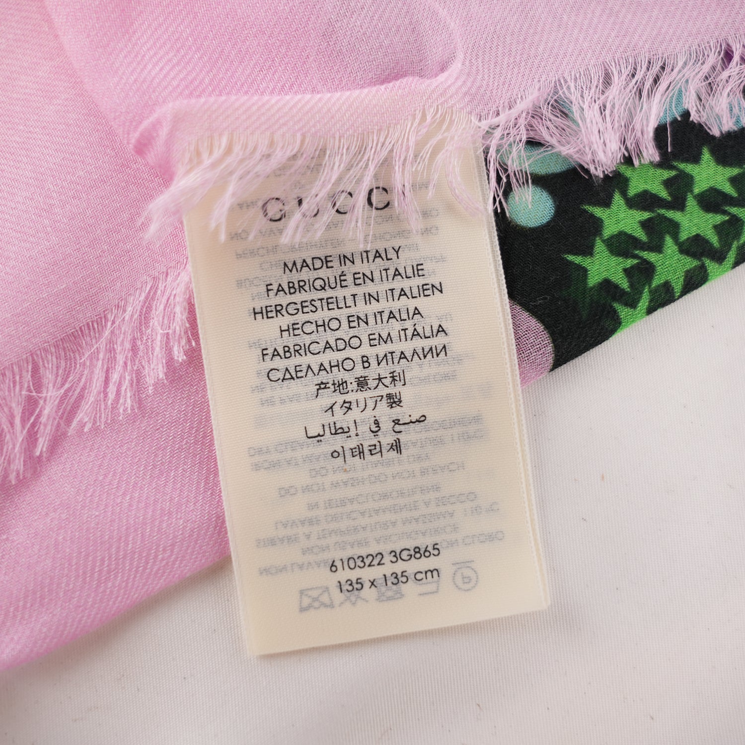 Gucci GG Star Print Maxi Foulard in Seta Multicolor 135×135 cm Sciarpa Oversize