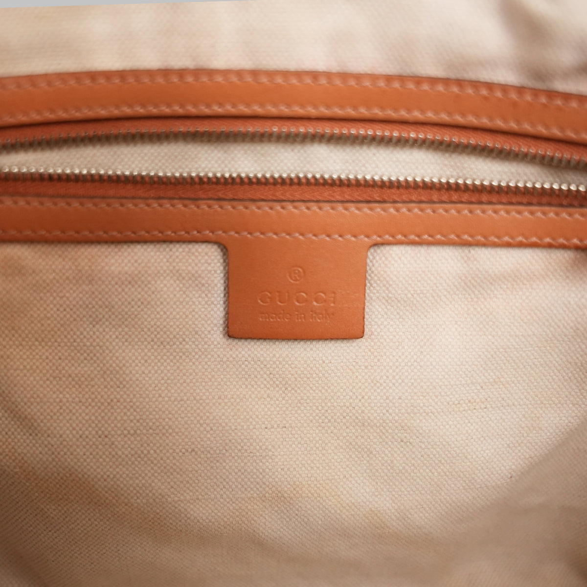 Gucci Vintage Web GG Canvas Borsa Media Rossa e Rosa
