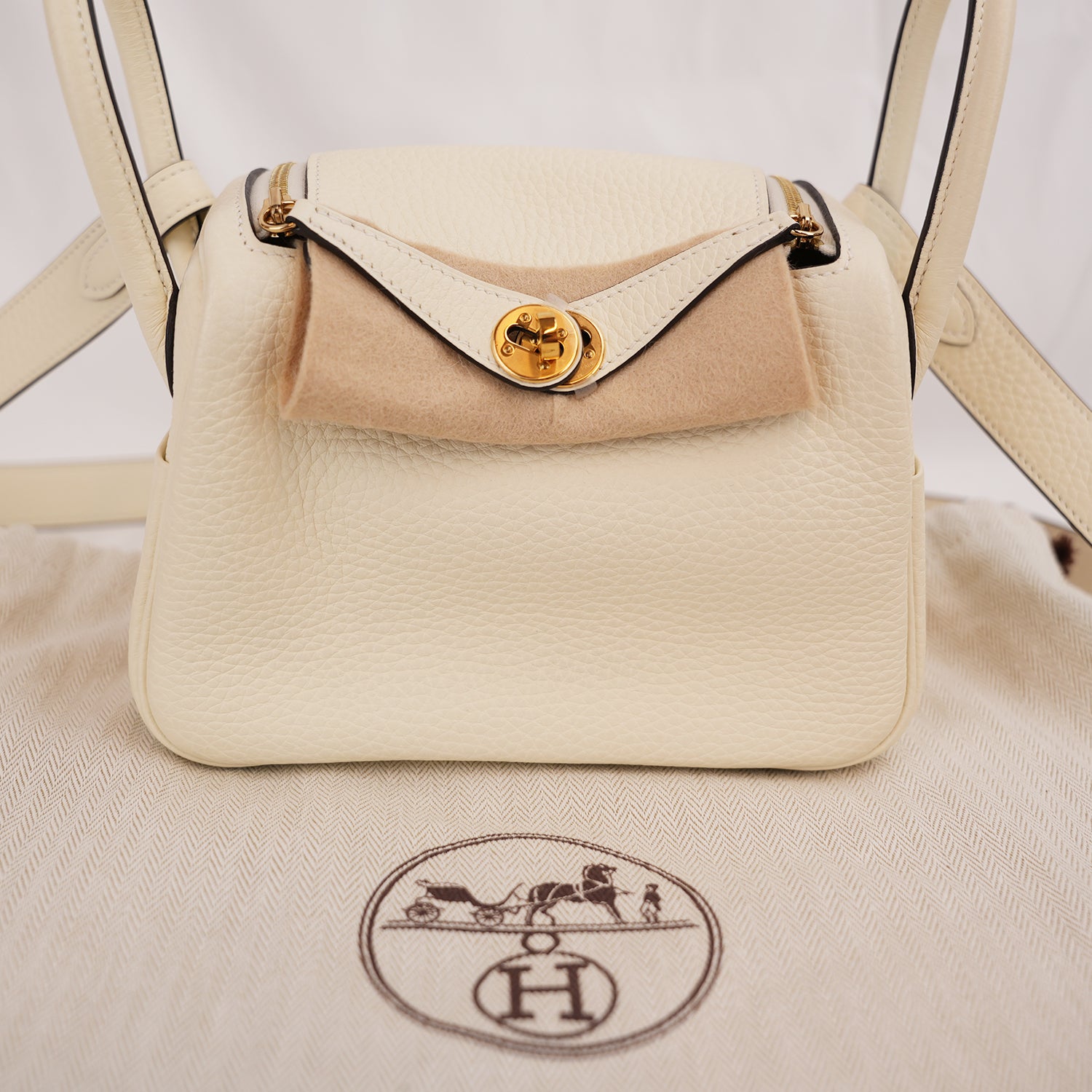 Borsa Hermès Mini Lindy 20 Bianco Milkshake in Pelle con Hardware Dorato