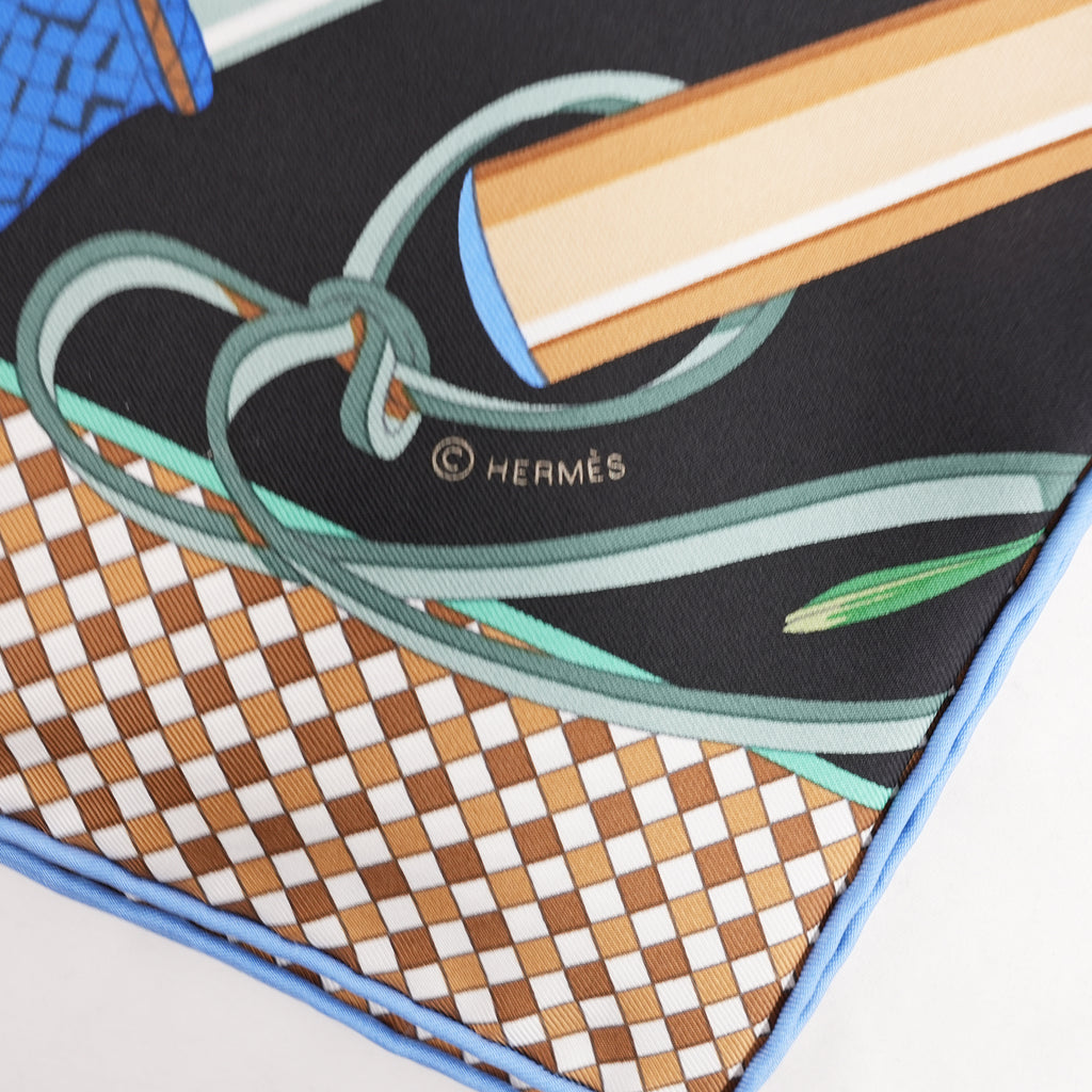 Hermès Fouets et Badines Foulard Carré 90 in Seta Nera Multicolore con Motivi Equestri e Bordi Geometrici