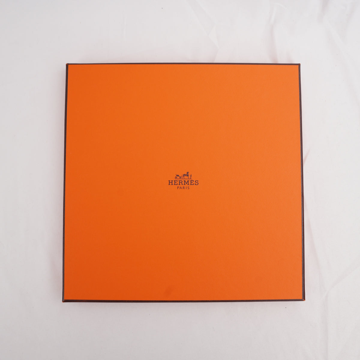 Hermès Fouets et Badines Foulard Carré 90 in Seta Nera Multicolore con Motivi Equestri e Bordi Geometrici