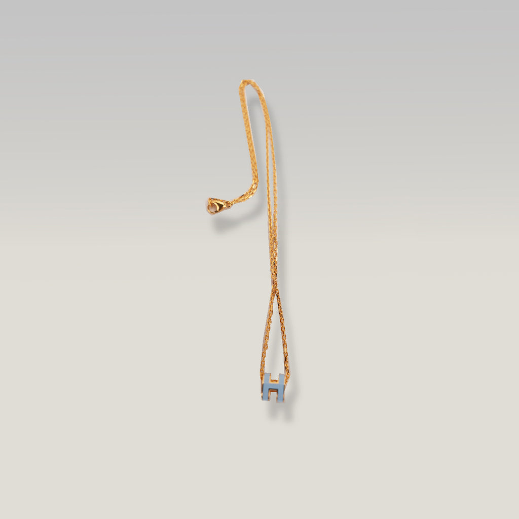Hermès Pop H Collana in Metallo Dorato con Smalto Azzurro – Collana Donna