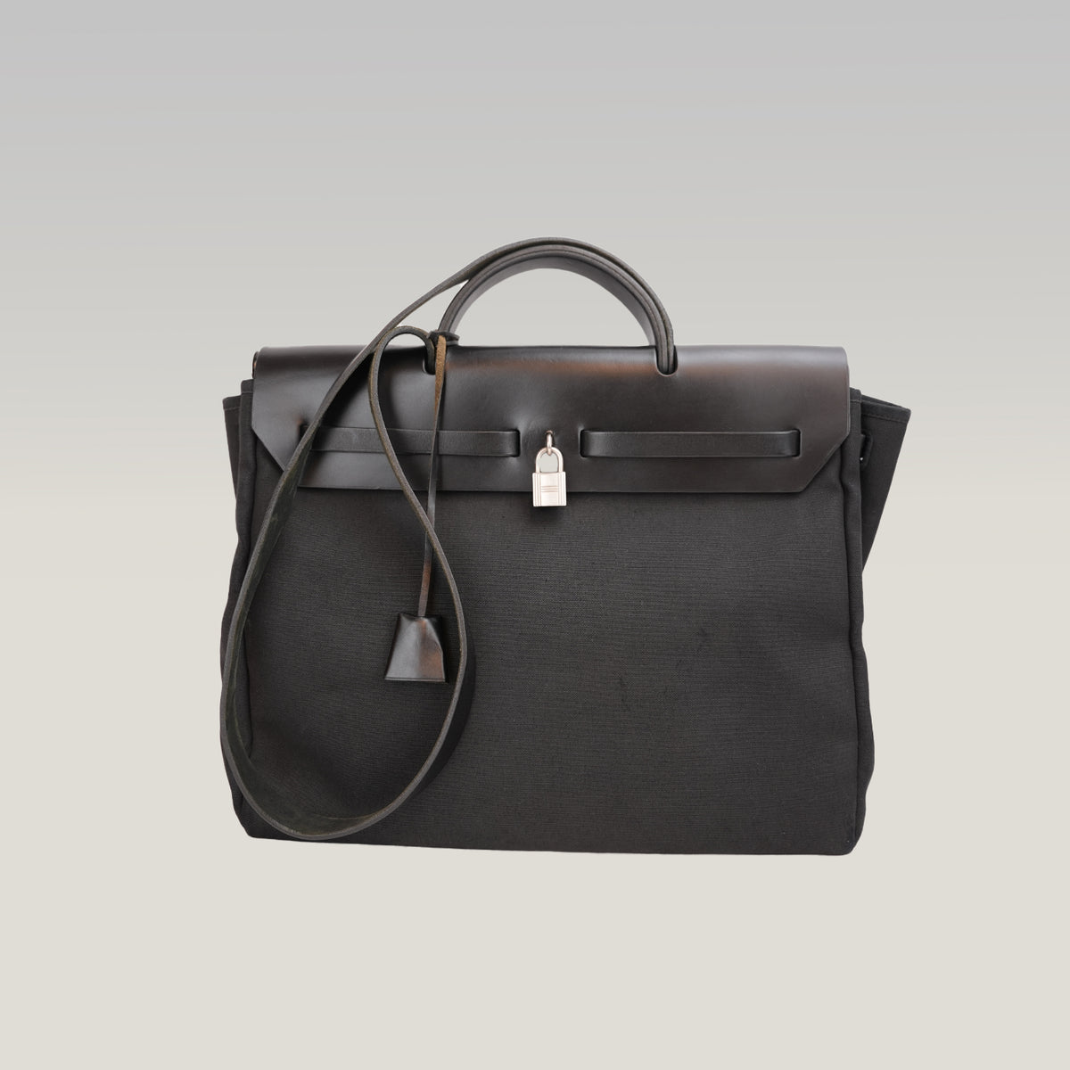 Hermès Herbag 31 black in canvas and cowhide 