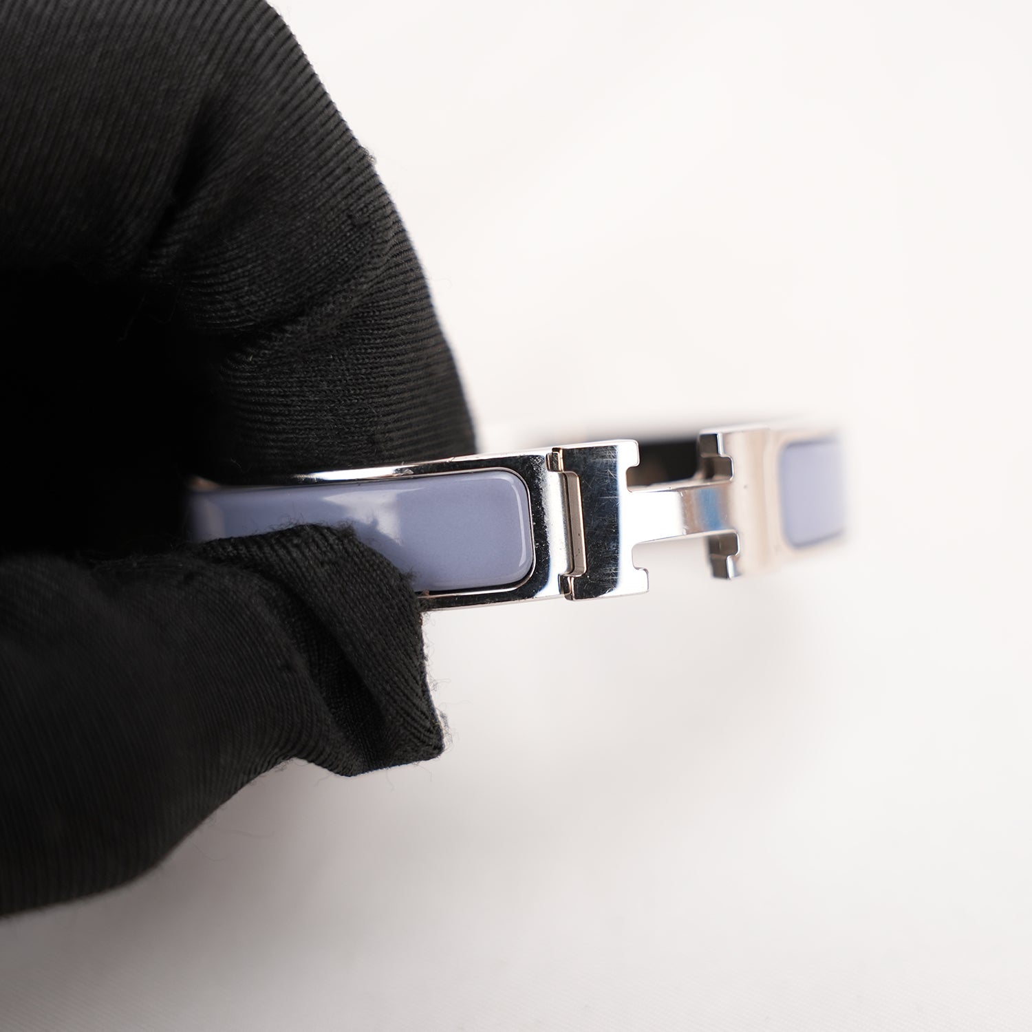 Hermès Clic H PM Bracciale Rigido in Metallo Argentato con Smalto Parme